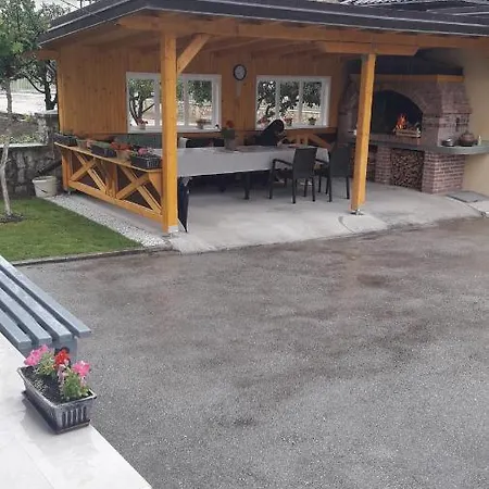 Sweet Holiday Villa Hadžići